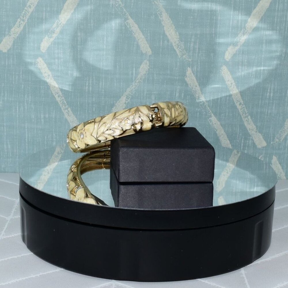 Artistic Pearlized Floral Enamel Hinged Bracelet Caroline C Estate Collection - Picture 3 of 9